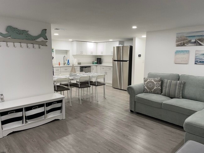 Photo - 3 S Richards Ave Unit B