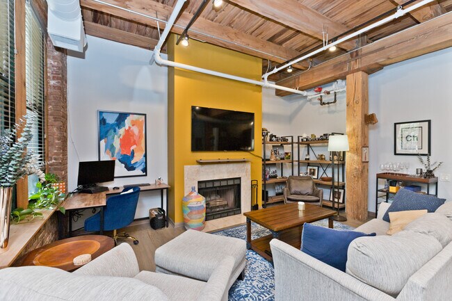 Building Photo - 331 S Peoria St Unit 406