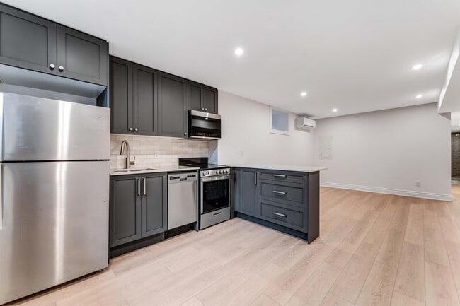 Building Photo - 288 Arlington Ave