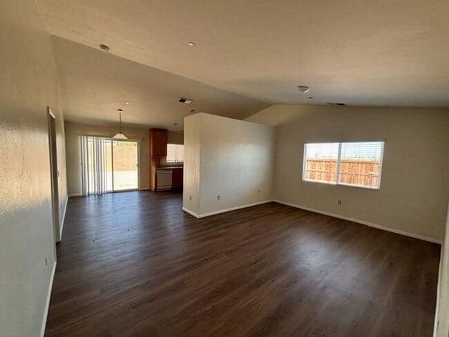 Photo - 1085 SPUD Moreno St