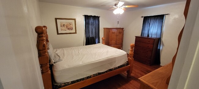 Photo - 705 N Elm St
