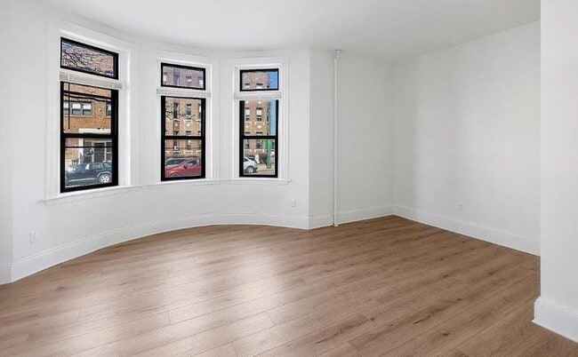 Photo - 868 Huntington Ave Unidad 1