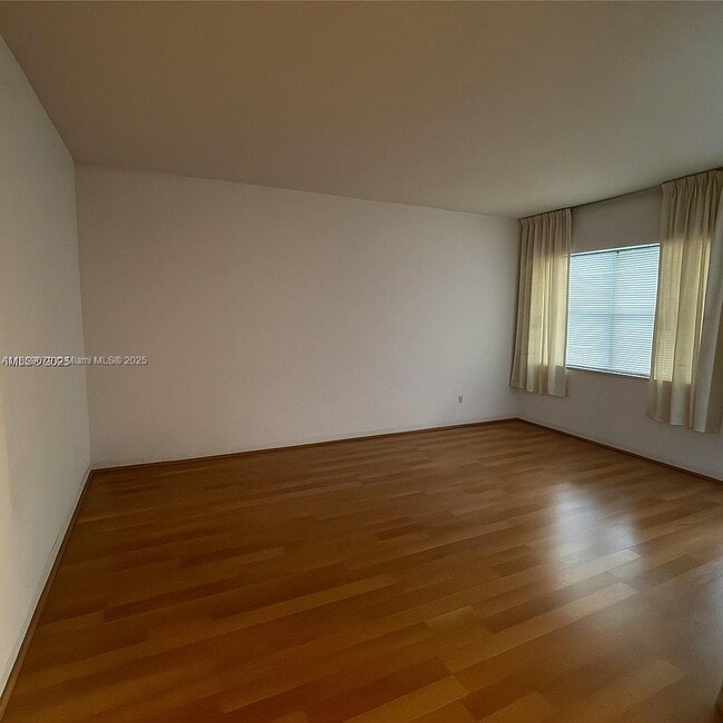 Building Photo - 1300 N 17th Ave Unit 207 Rental