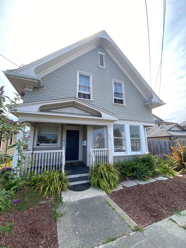 Photo - 807 Pine St Unit B