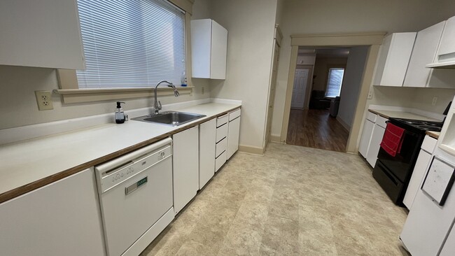 Photo - 2911 Nassau St