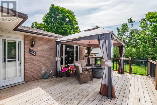 Photo - 660 Harvey Ave