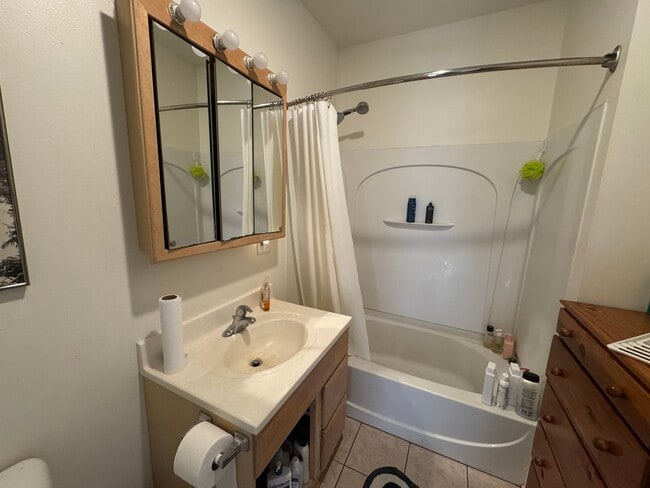 Photo - 385 E Becher St Casa Adosada