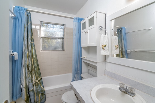 Bathroom - 1007 S 3rd St