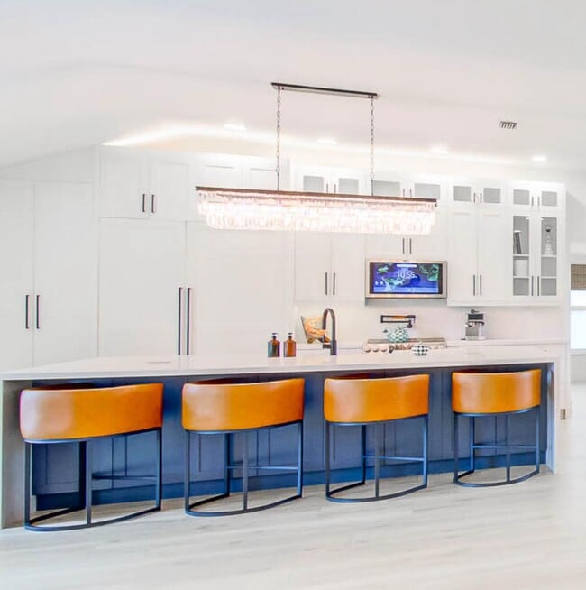 Building Photo - 1853 Shower Tree Way