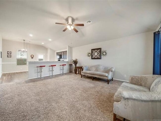 Photo - Spacious 3 Bed 2 Bath Home with 2 car garage and large backyard. Broken Arrow Schools!