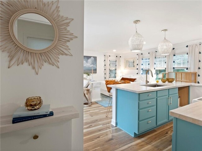 Photo - 325 Sinclair Ave NE