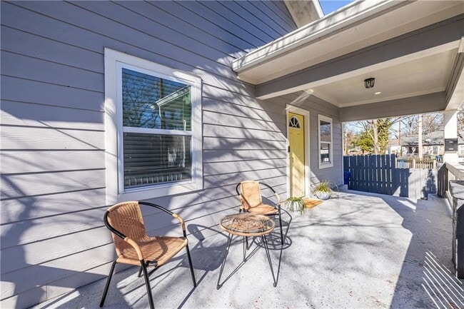 Photo - 988 Mayson Turner Rd NW