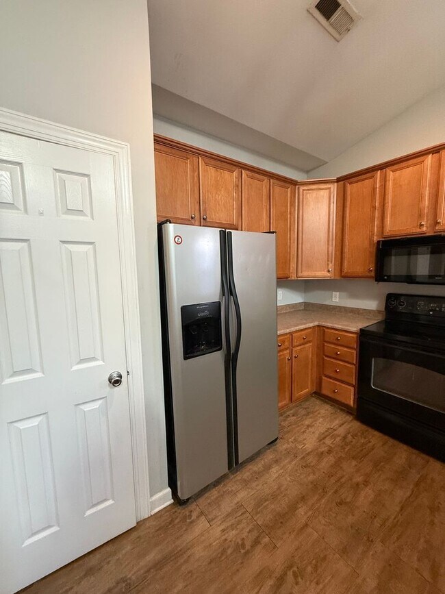 Photo - Carleton Place - College Rental ~ Near UNC...