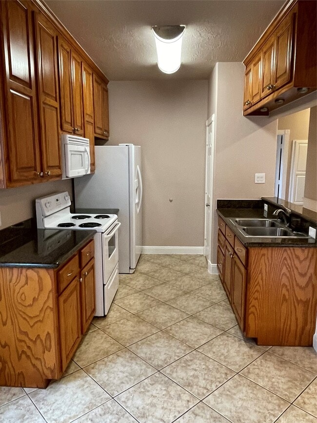 Photo - 1018 S Booth Ln