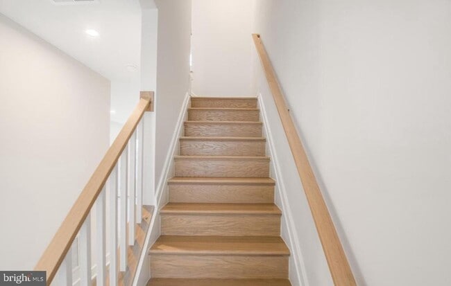 Photo - 129 Checkerspot Wy