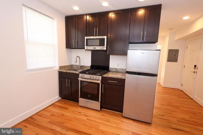 4255 Eads St NE Unit 3