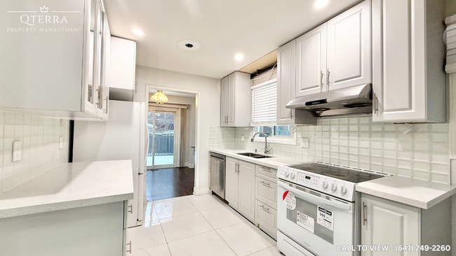 Photo - 74 Cassander Cres