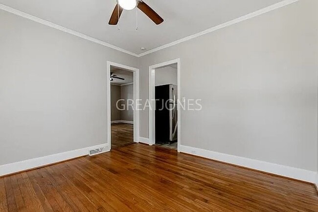 Photo - 219 S Holly St