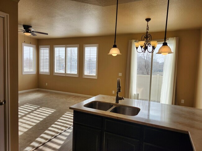 Photo - 3811 N Prairie Grass Dr