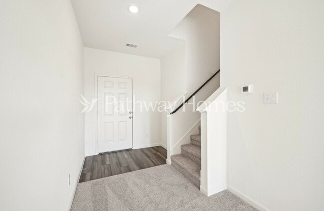 Photo - 1070 Large Poppy Dr