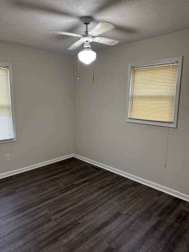 Photo - Pet Friendly Home in Vine Grove!