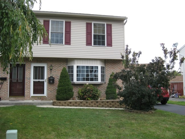Building Photo - 519 E Linden St Rental
