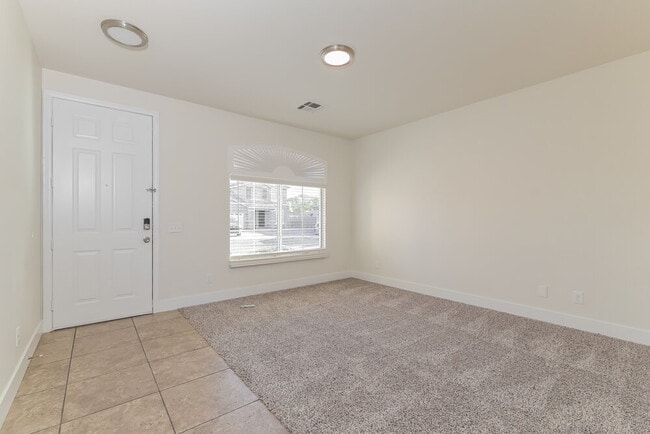992 White Glacier Ave