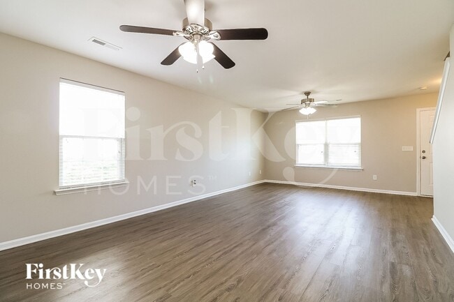 Photo - 6618 Glenville Dr