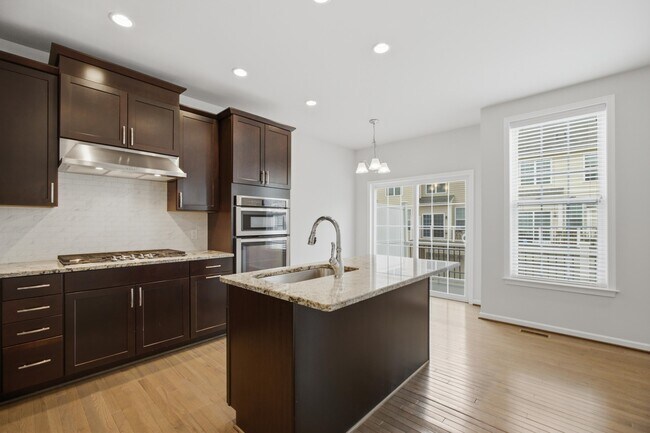 2780 Ashcombe Dr.