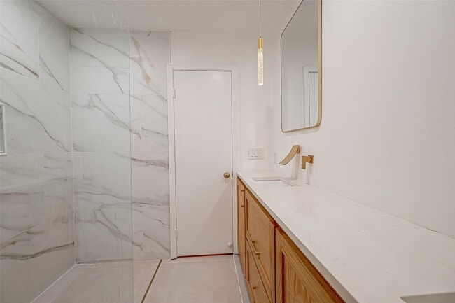 Photo - 7497 Brompton St Unidad 7497