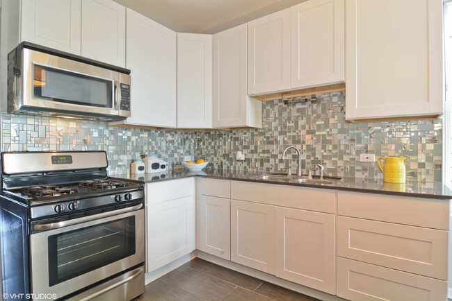Photo - 3747 W Diversey Ave Casa