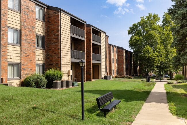 Courtyard - Canyon Creek