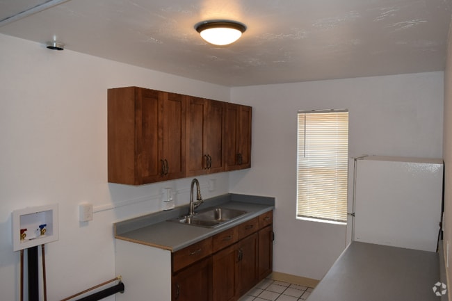 Building Photo - 1901 N Center St Unit 1 Rental