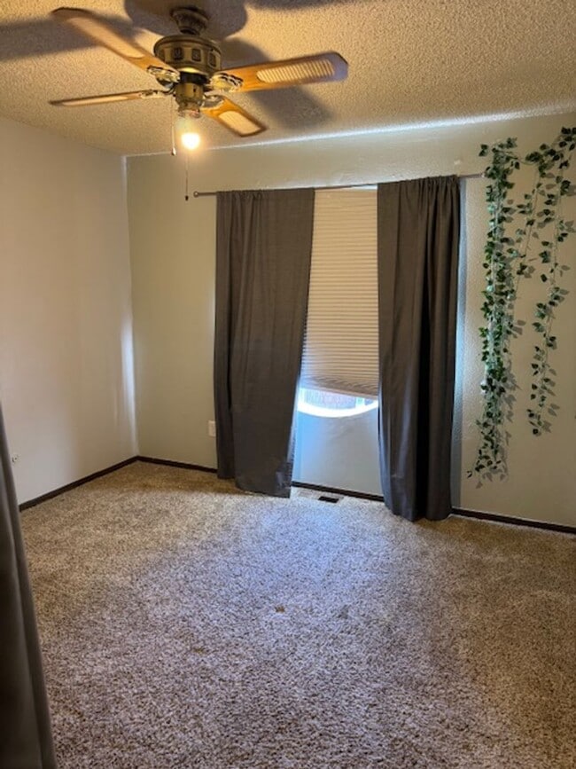 Photo - ALL PROSPECTIVE TENANTS MUST SUBMIT A $58 ...