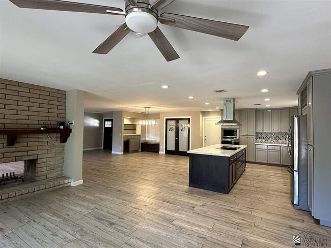 Photo - 1181 S Hereford Ave