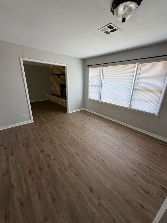 502 NW 27th St
