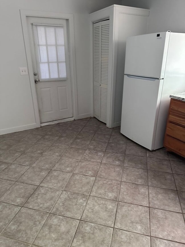 211 Martisa Rd NW