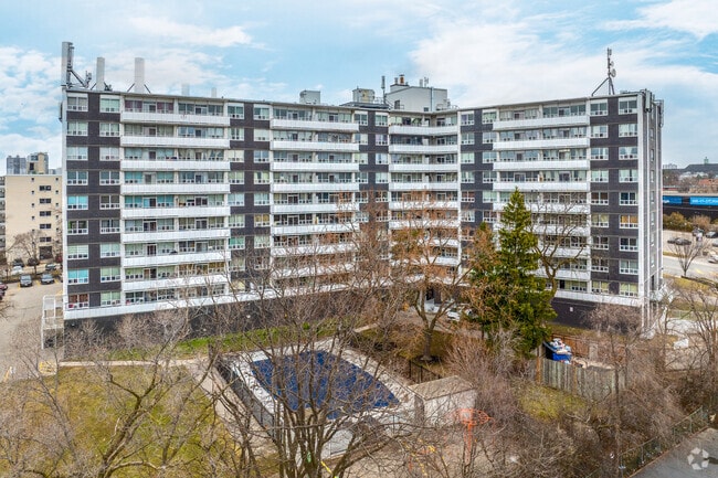 Photo - 2050 Keele Street