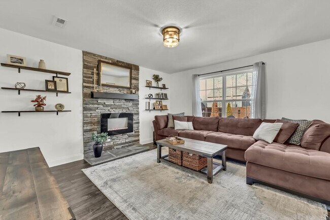 Photo - 505 Sourwood Dr