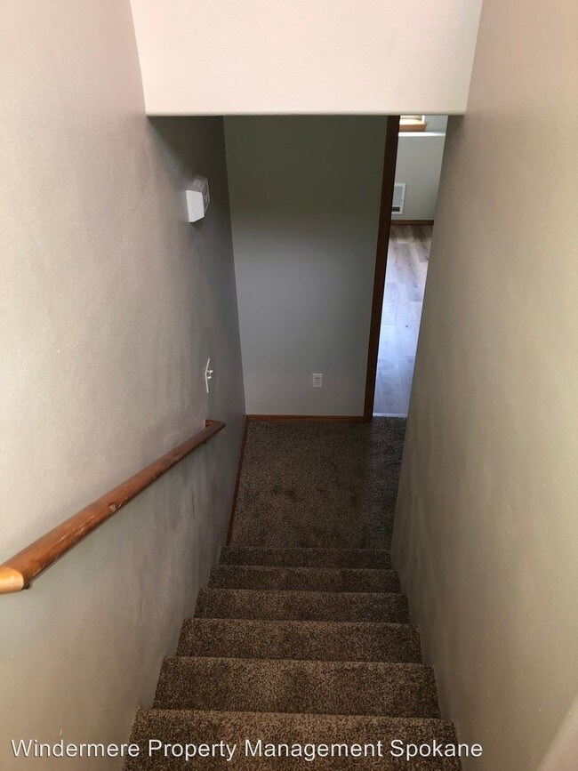 Photo - 6326-6328 N Normandie St