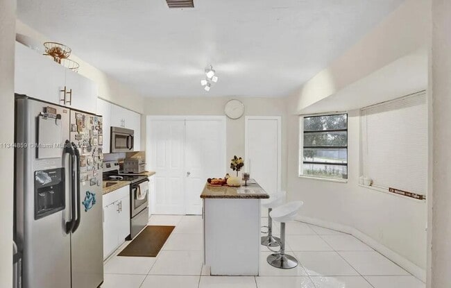 Photo - 2552 Wiley St