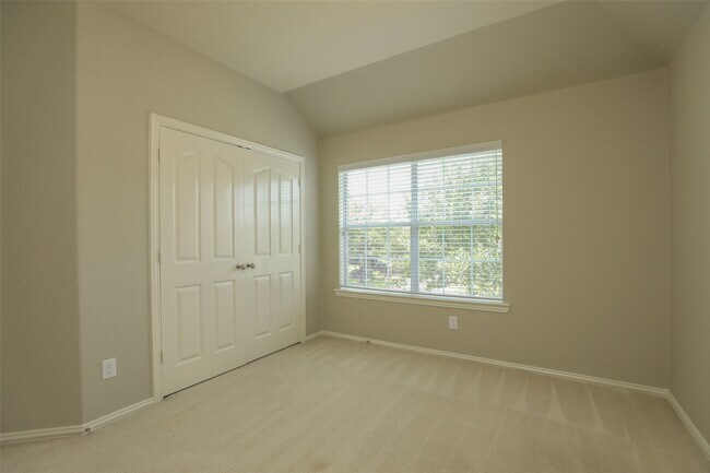 Building Photo - 9603 Red Rugosa Dr