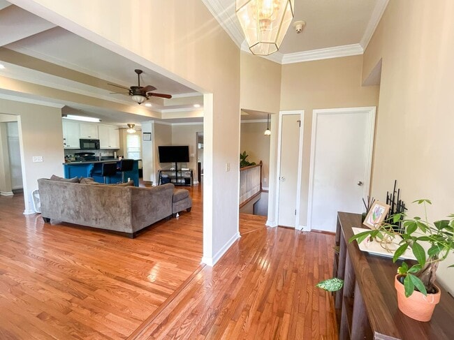 Photo - 6413 Edgmon Dr