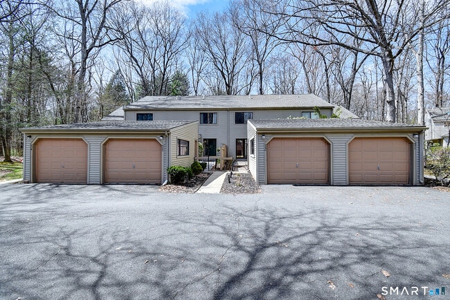 Photo - 32 Farmington Chase Crescent Unit 32