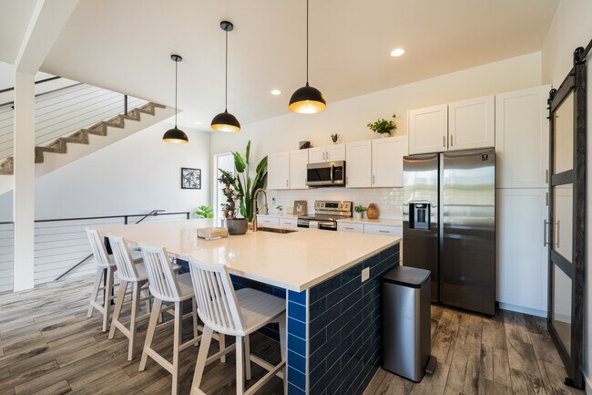 Photo - 823 Orondo Ave