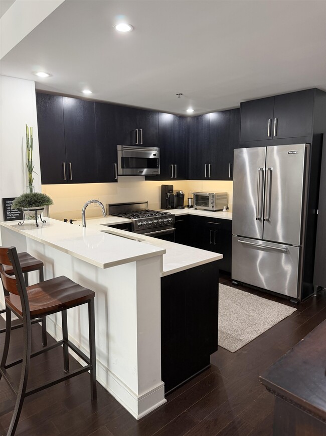 1100 Maxwell Ln Unit 207