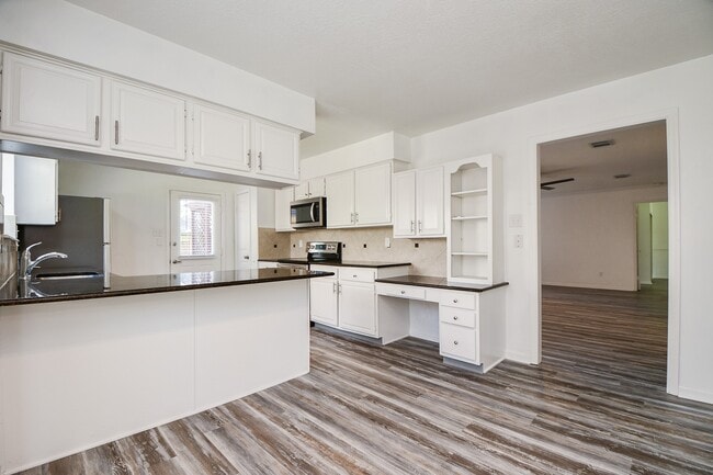 Photo - 3934 Forest Village Dr