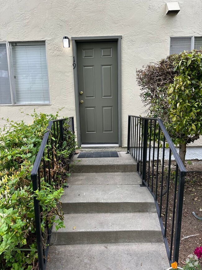 Building Photo - 2 Bedroom condo in SLO for rent Unit 19