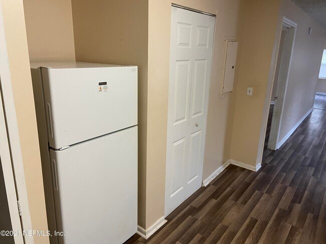 Photo - 3716 Stuart St