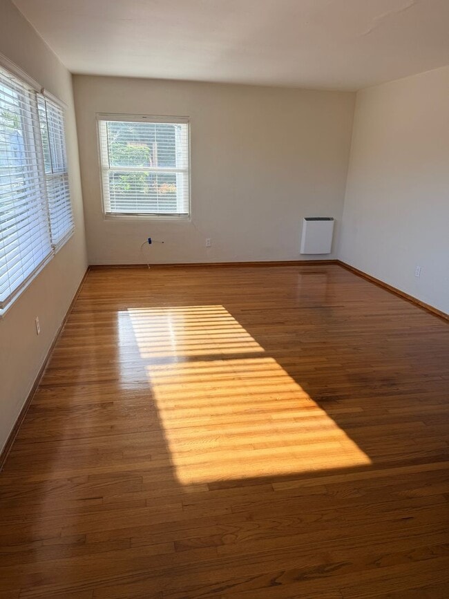 Photo - Lovely 2 bedroom with attached Garage